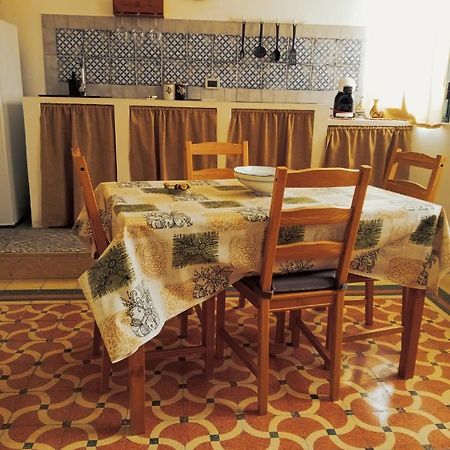 A Due Passi Dal Porto Apartment Trapani Bagian luar foto