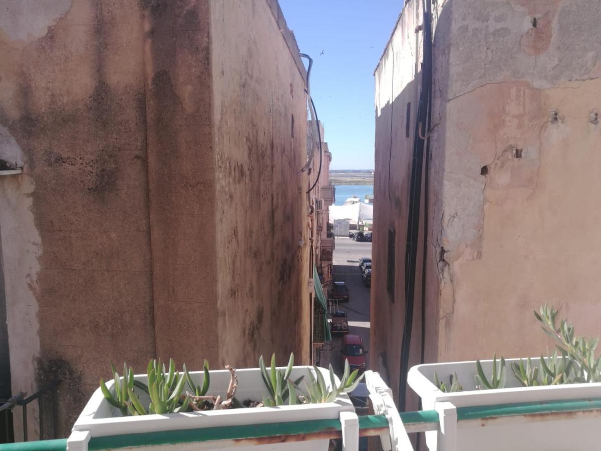 A Due Passi Dal Porto Apartment Trapani Bagian luar foto