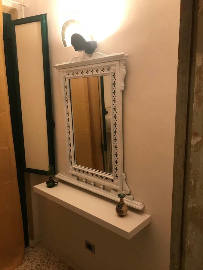 A Due Passi Dal Porto Apartment Trapani Bagian luar foto